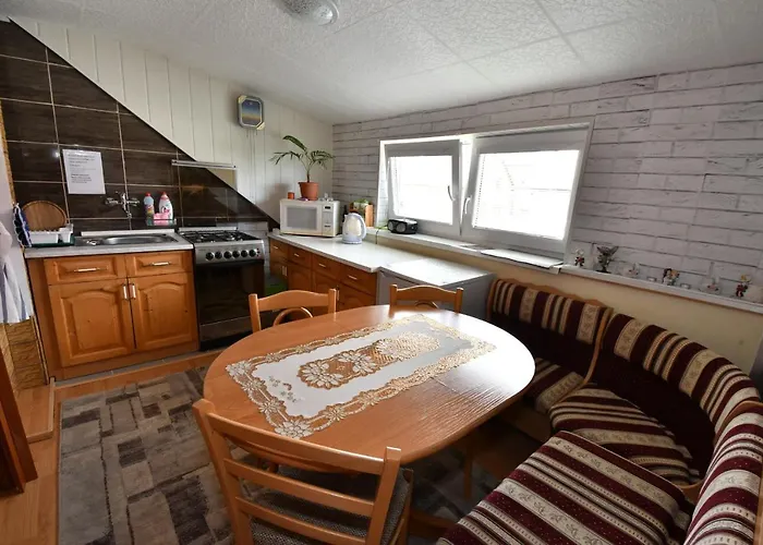 Rum i privatbostad U Jozefa / *