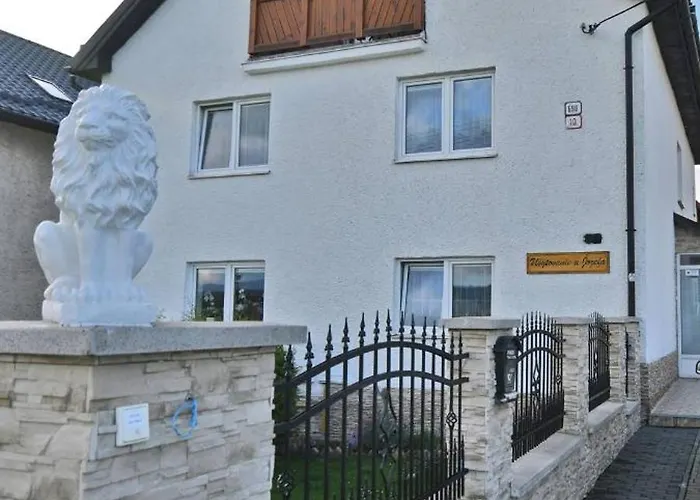 Rum i privatbostad U Jozefa / *